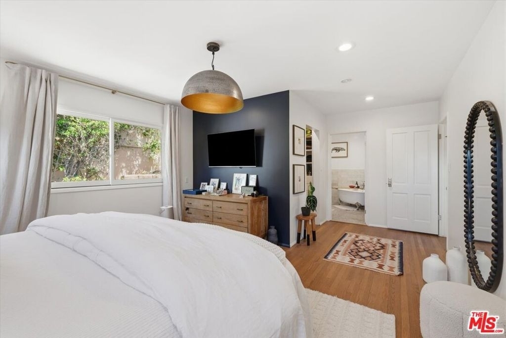 3240 Tilden Avenue - Photo 36