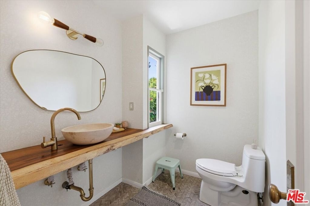 3240 Tilden Avenue - Photo 23