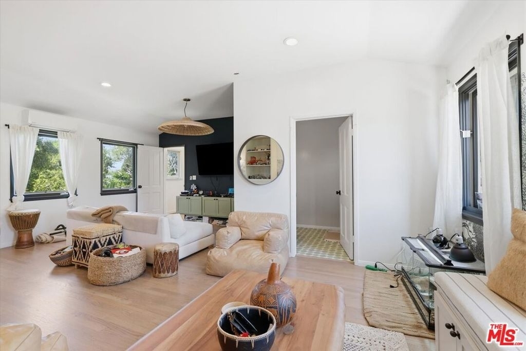 3240 Tilden Avenue - Photo 32
