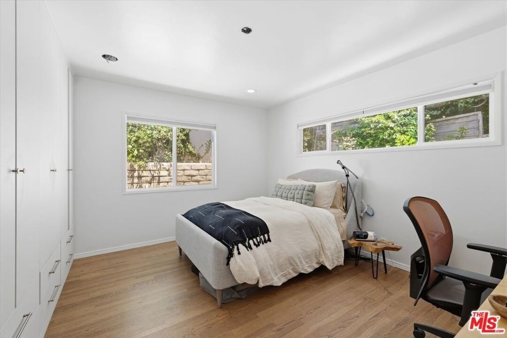 3240 Tilden Avenue - Photo 41