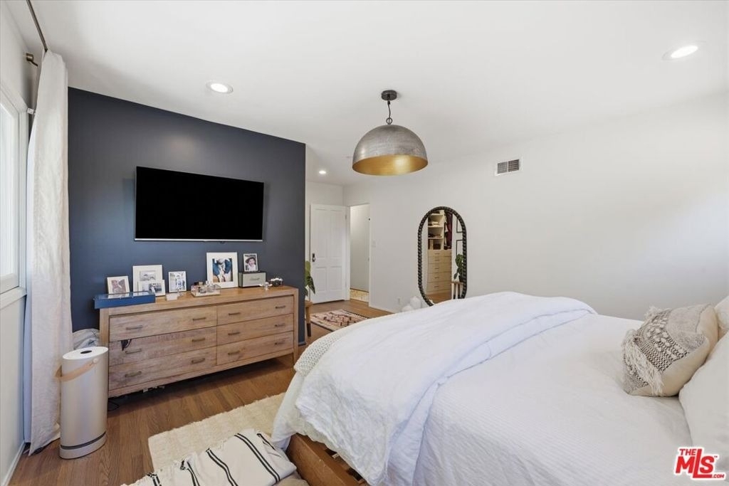 3240 Tilden Avenue - Photo 37