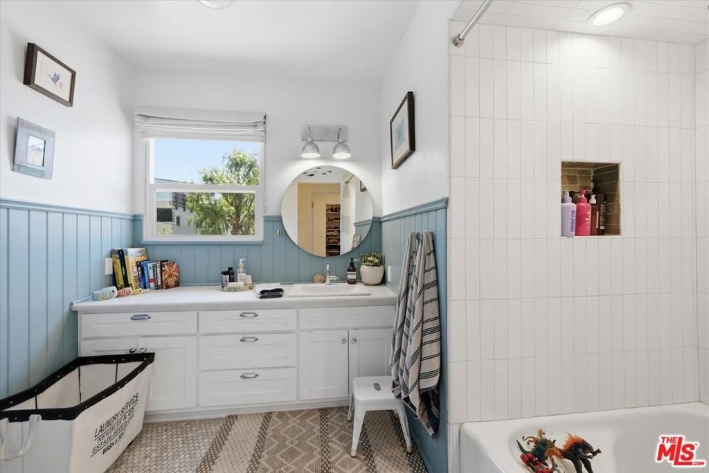 3240 Tilden Avenue - Photo 46