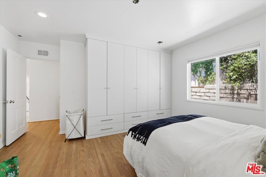 3240 Tilden Avenue - Photo 42