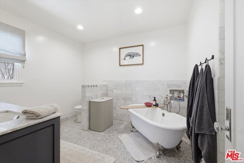 3240 Tilden Avenue - Photo 39