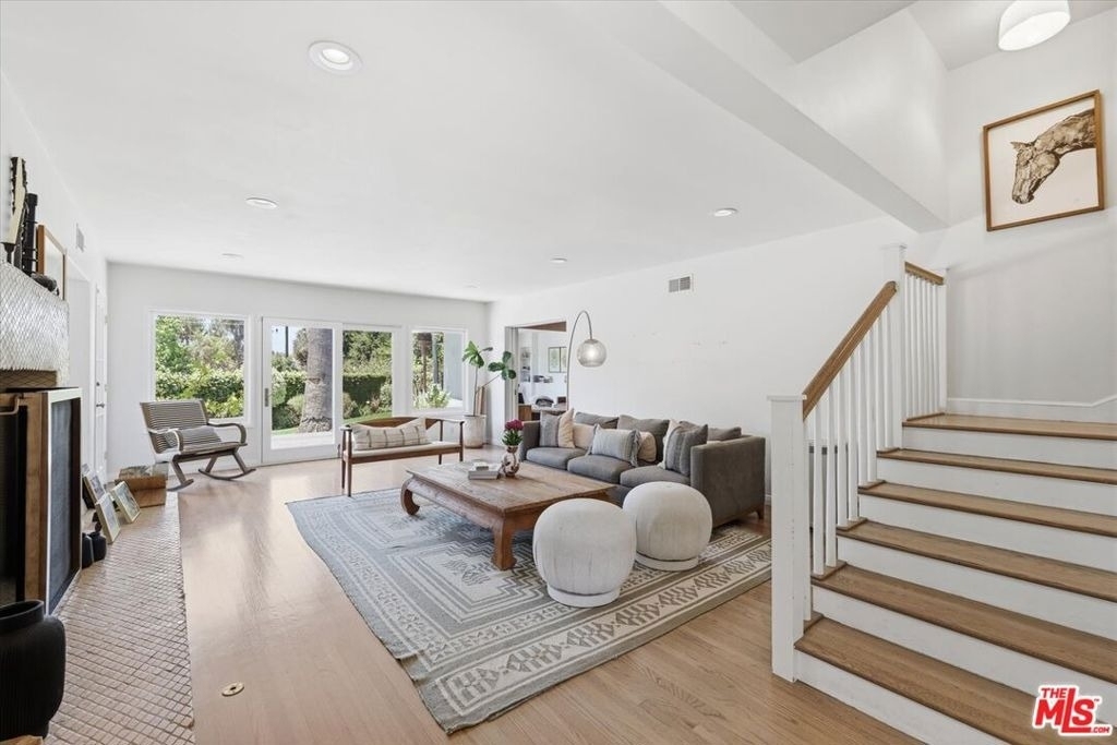 3240 Tilden Avenue - Photo 5