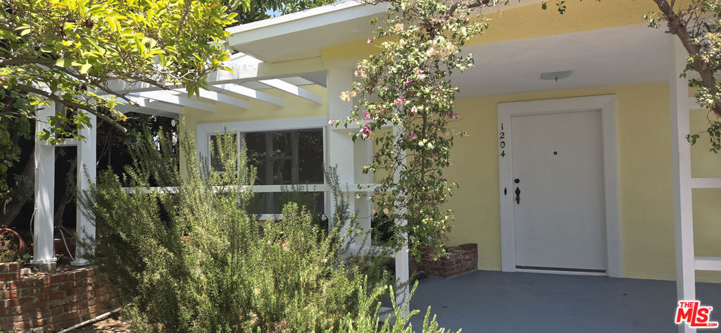 1204 N Hilldale Avenue - Photo 16