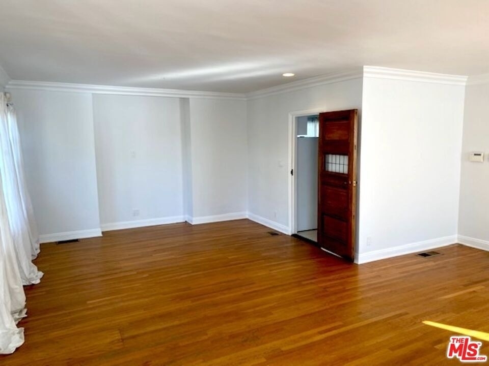 1204 N Hilldale Avenue - Photo 4