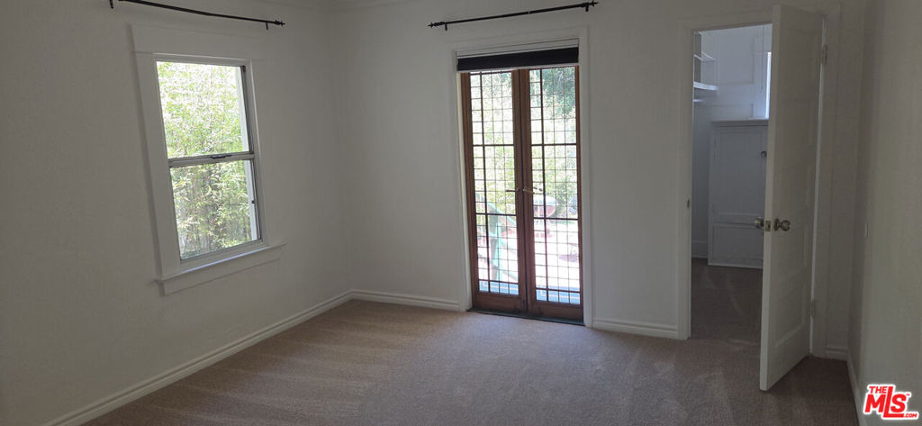 1204 N Hilldale Avenue - Photo 9