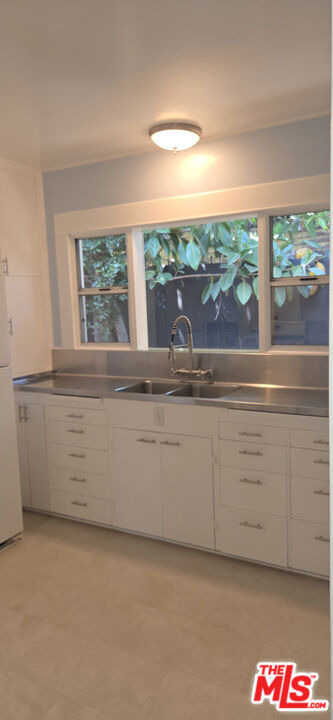 1204 N Hilldale Avenue - Photo 14