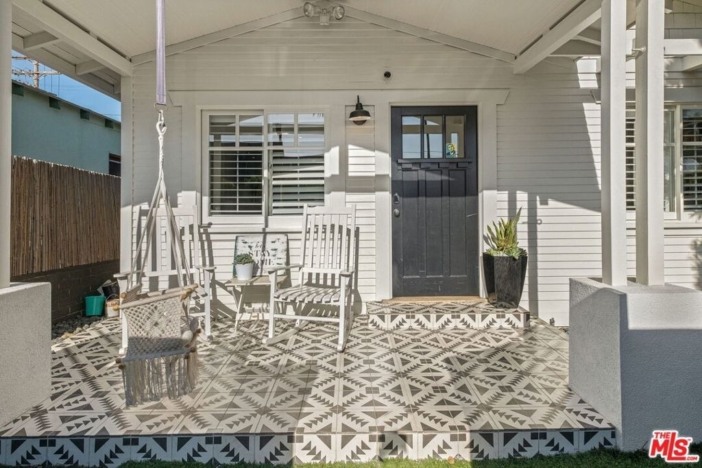 1605 Cabrillo Avenue - Photo 6
