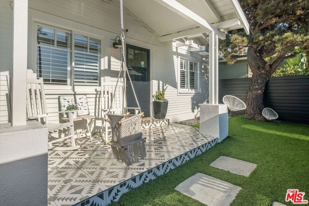 1605 Cabrillo Avenue - Photo 5
