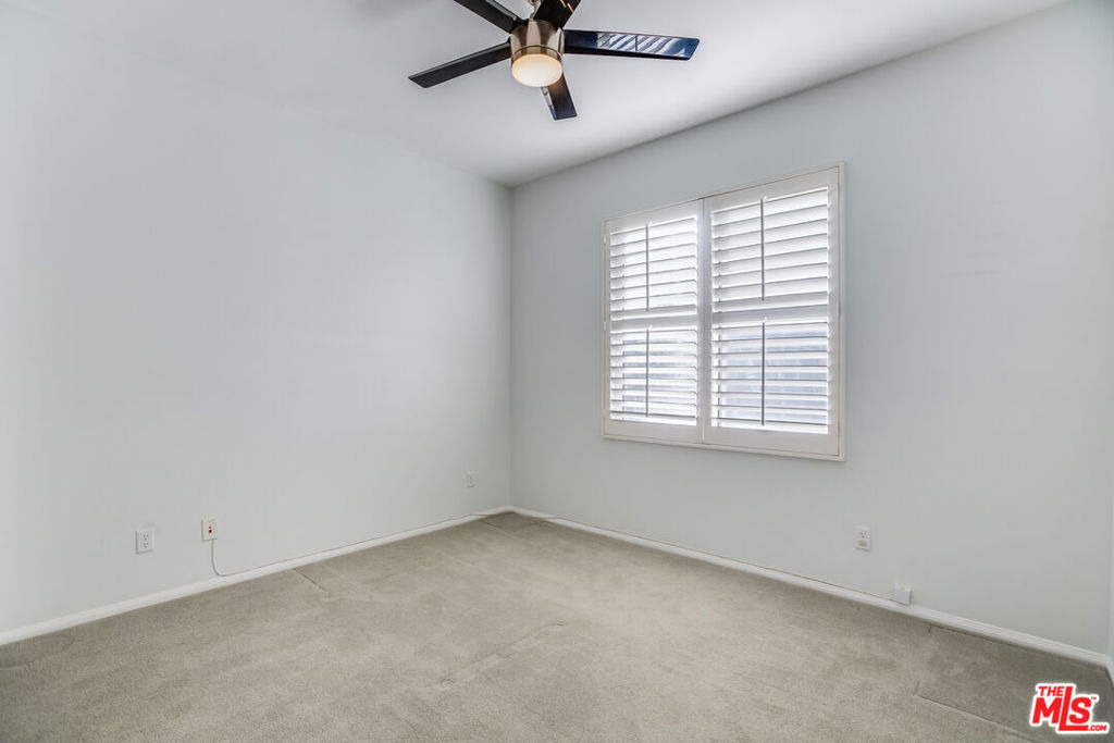 24040 Dandelion Lane - Photo 30
