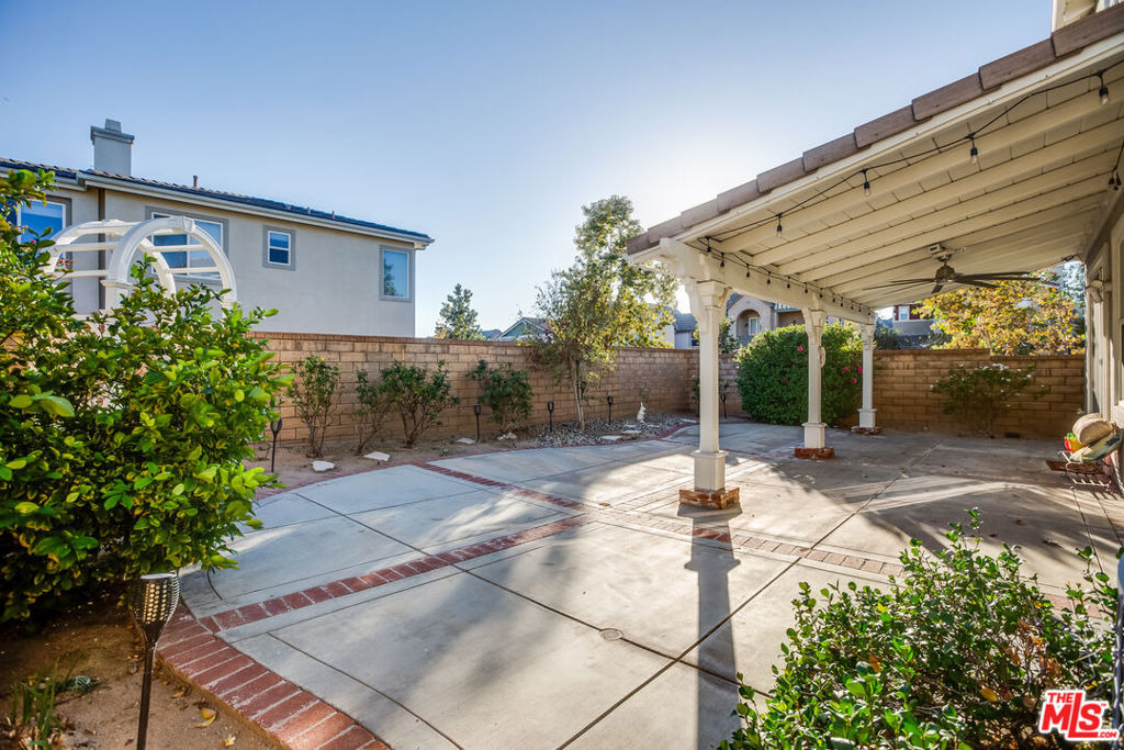 24040 Dandelion Lane - Photo 38
