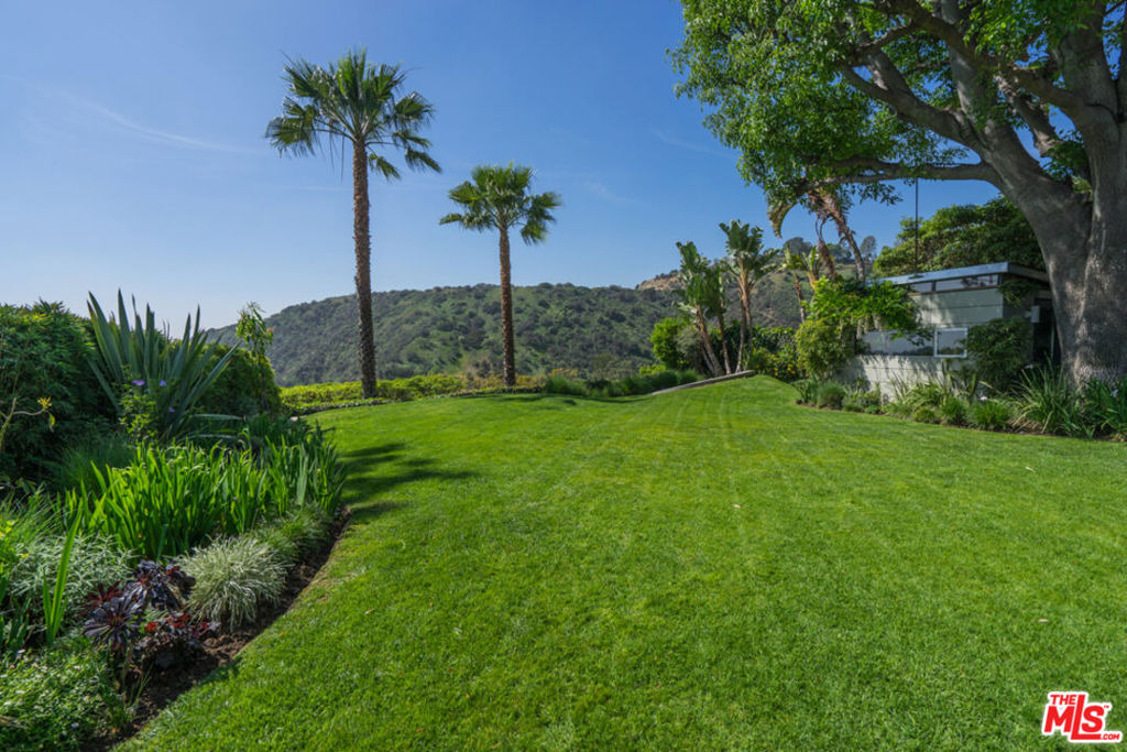 2439 Carman Crest Drive - Photo 18