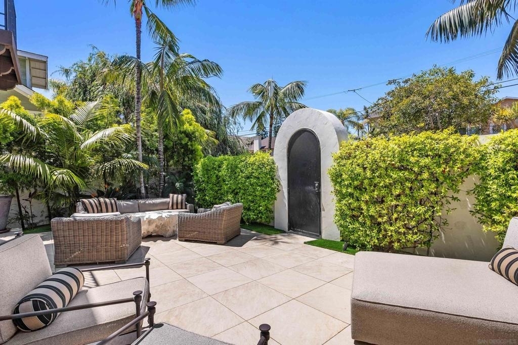 227 Neptune Ave - Photo 2