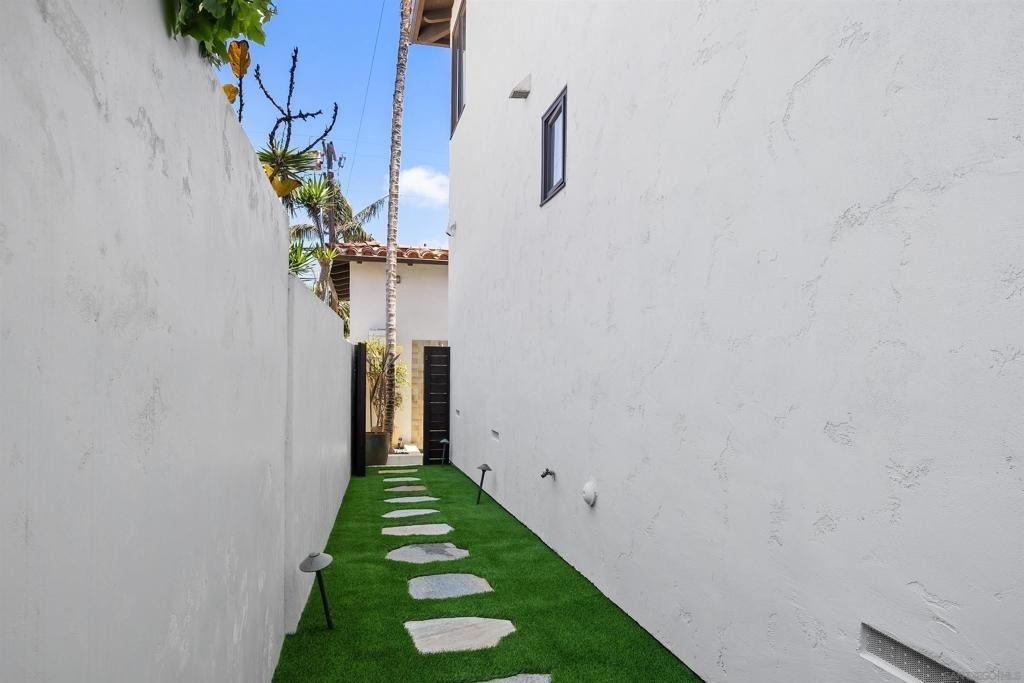 227 Neptune Ave - Photo 35