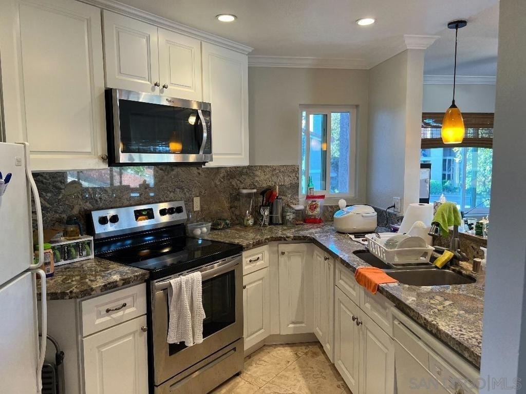 7425 Charmant Dr - Photo 4