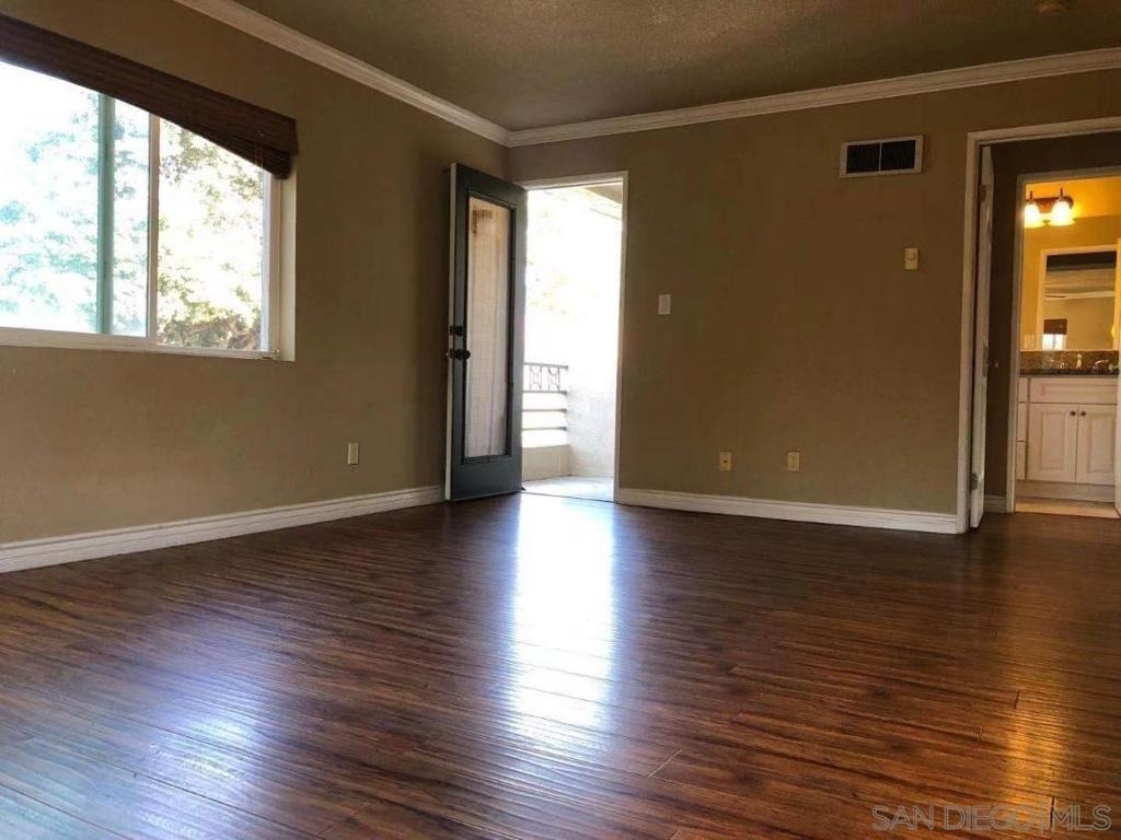 7425 Charmant Dr - Photo 5