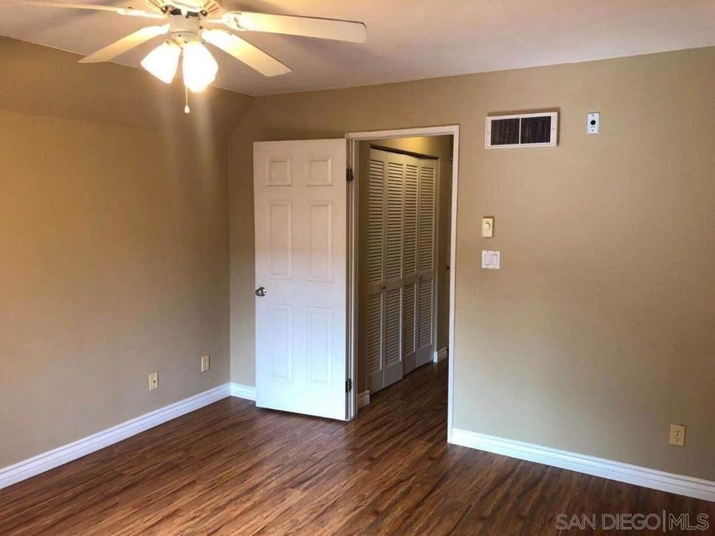 7425 Charmant Dr - Photo 11