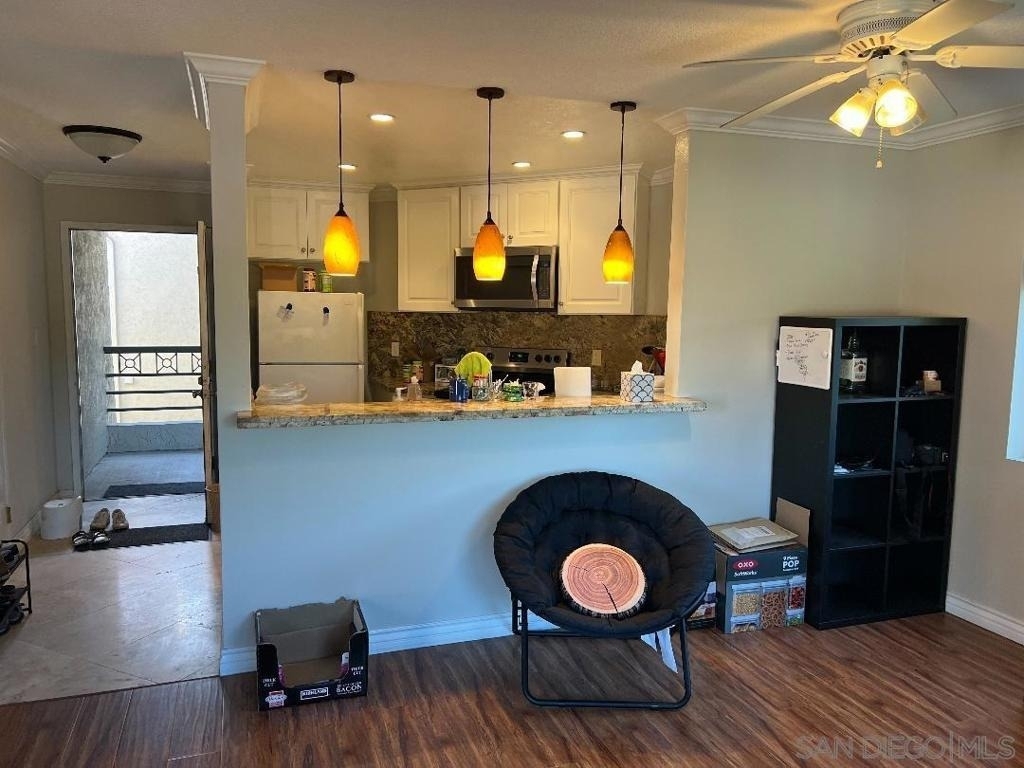 7425 Charmant Dr - Photo 3