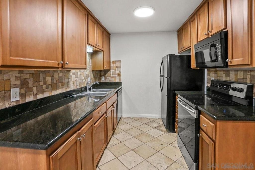 9860 Dale Ave - Photo 0