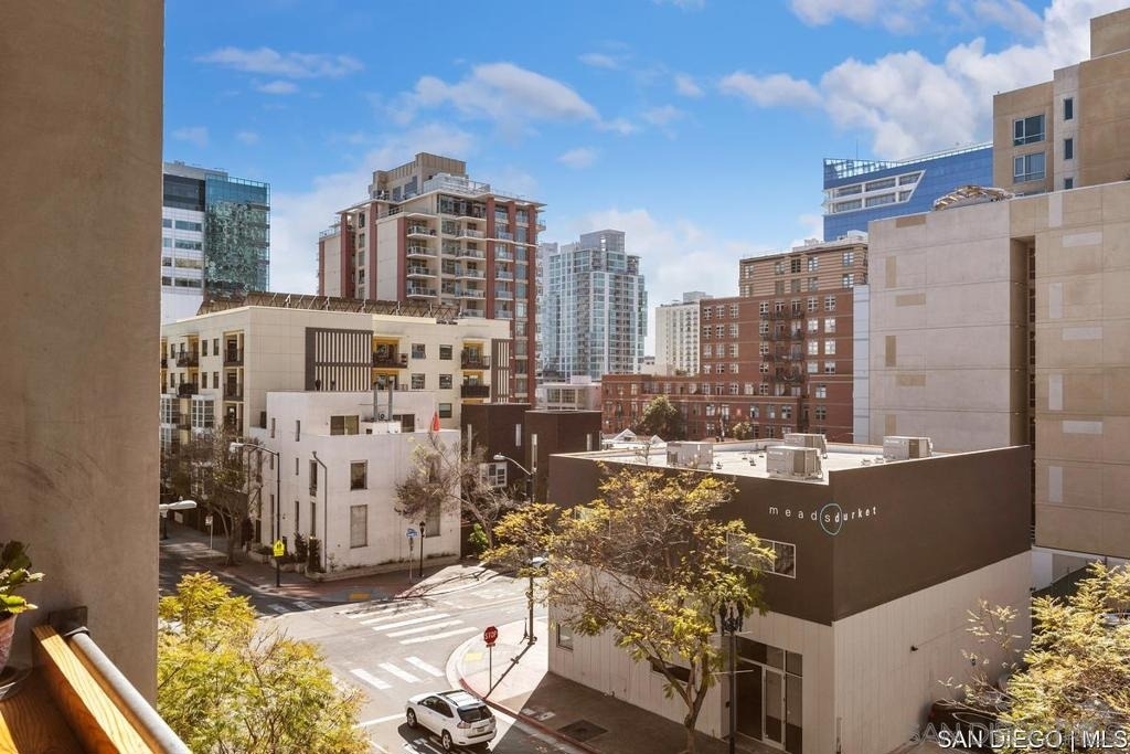 1050 Island Ave - Photo 11