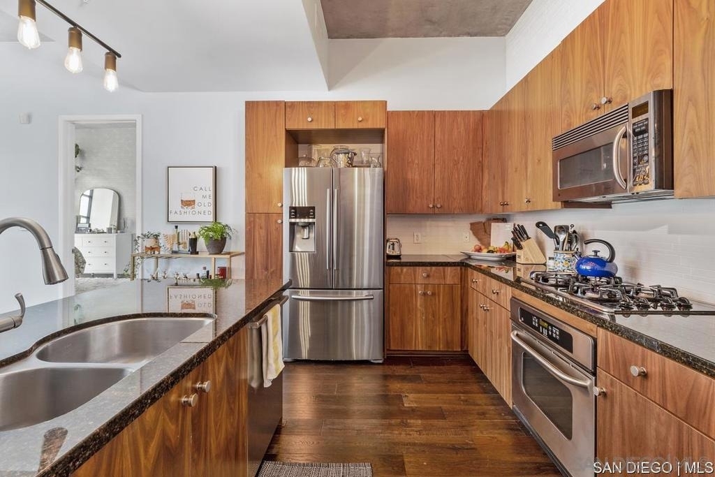 1050 Island Ave - Photo 6