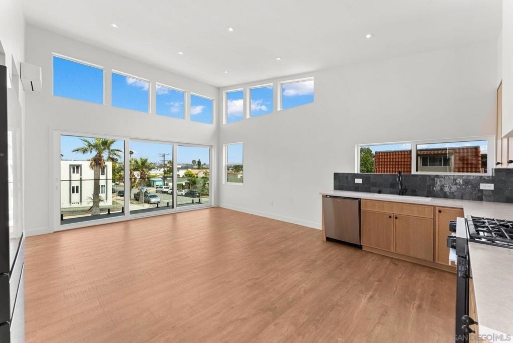 4052 Sequoia St - Photo 3
