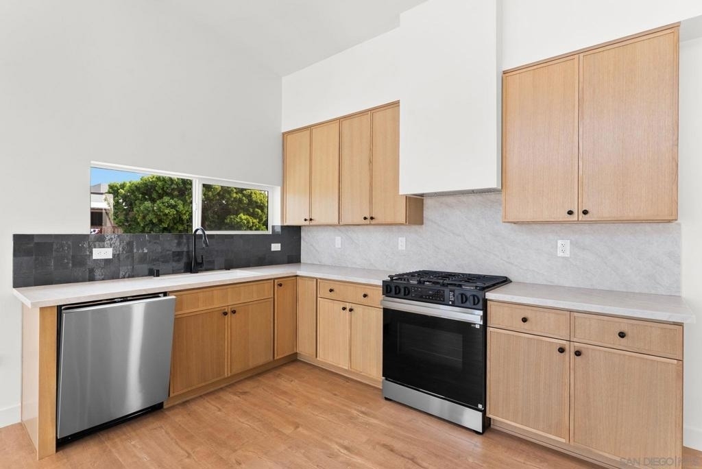4052 Sequoia St - Photo 4