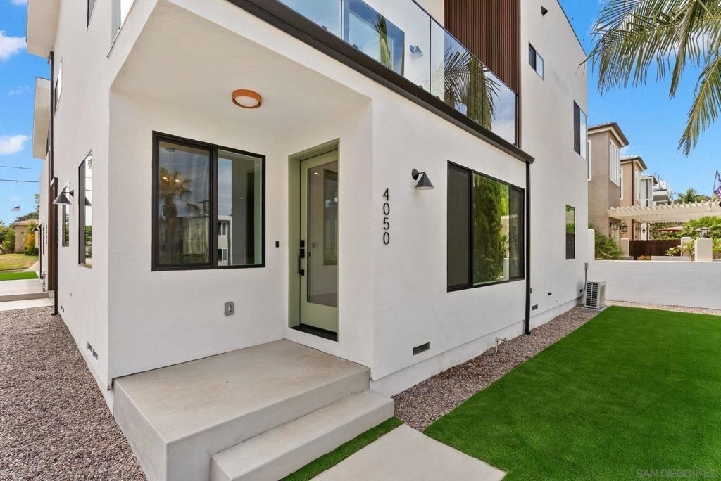 4050 Sequoia St - Photo 1