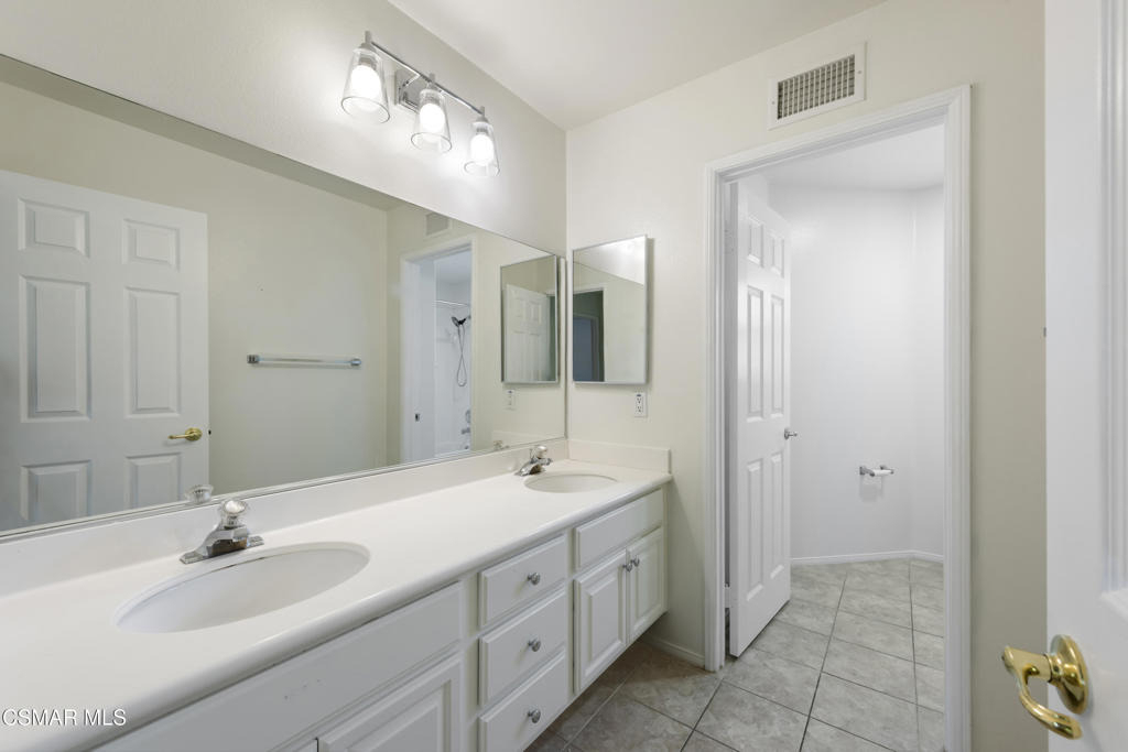 2946 Venezia Lane - Photo 25