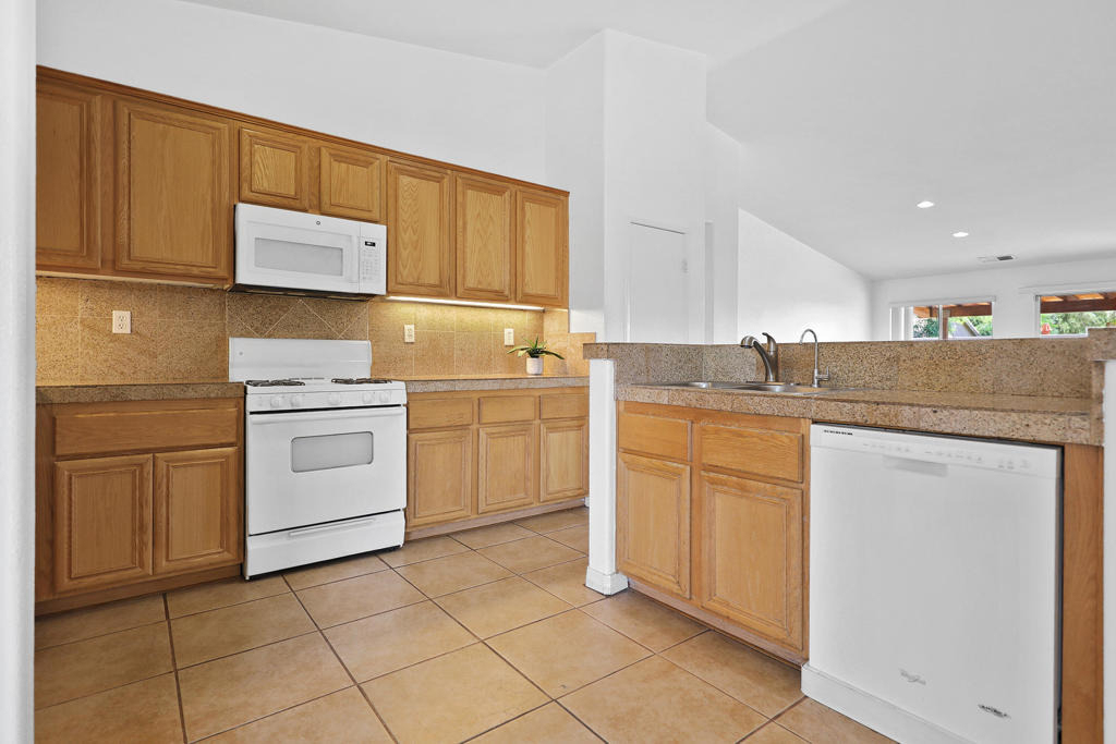 47820 Calle Zafiro - Photo 11