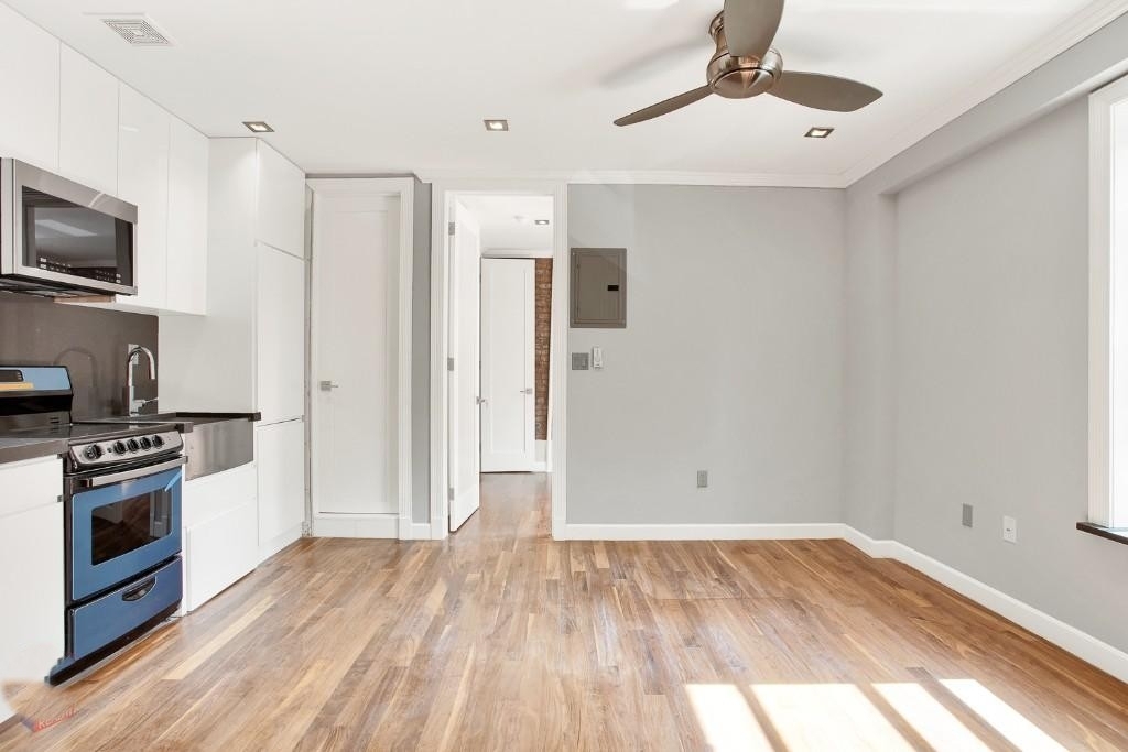 East 108th Street - Photo 2