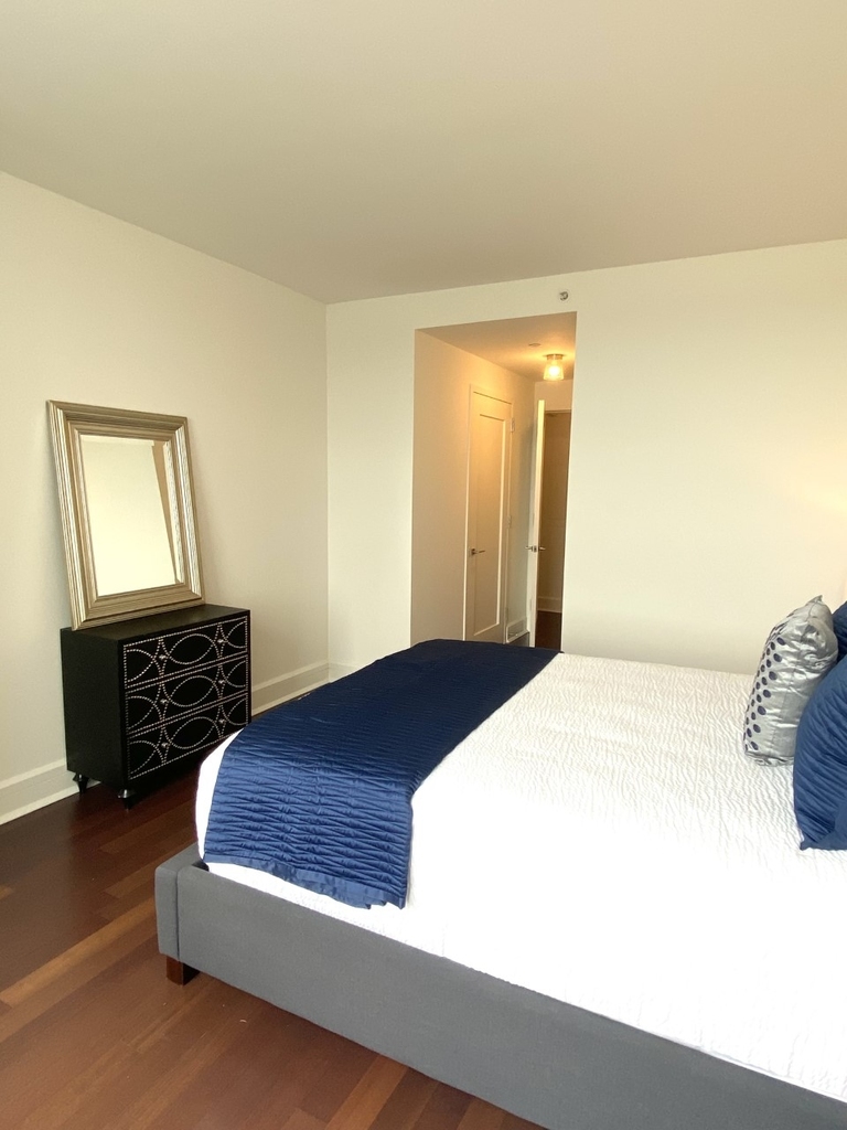 60 Riverside Boulevard - Photo 20