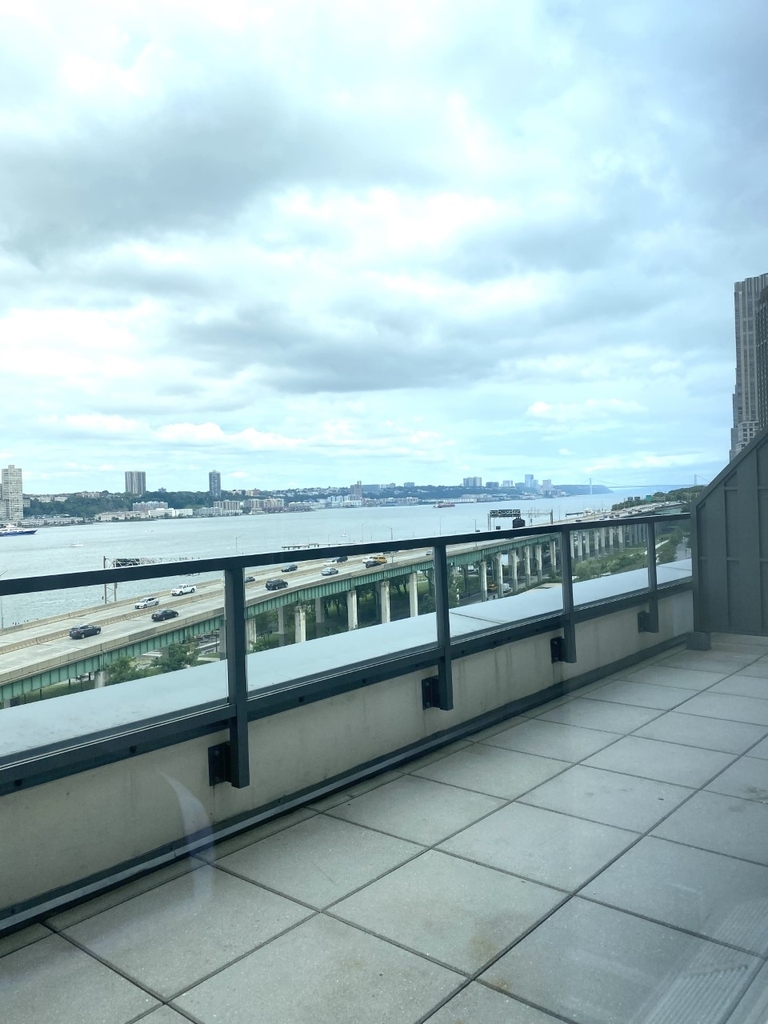 60 Riverside Boulevard - Photo 10