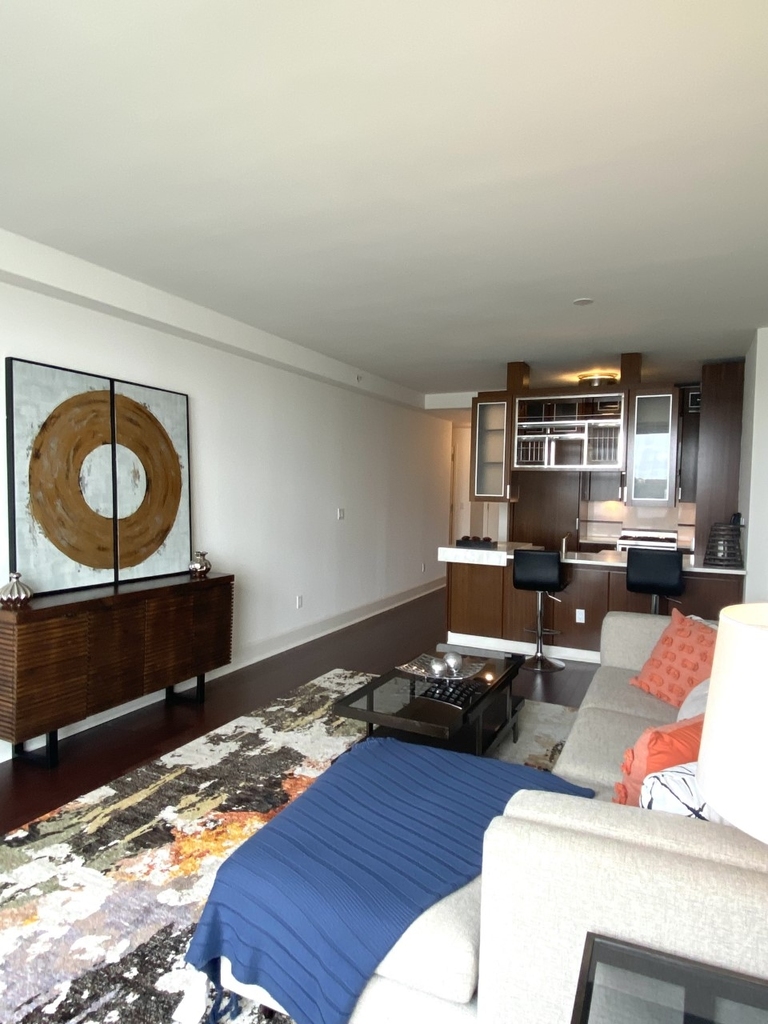 60 Riverside Boulevard - Photo 2