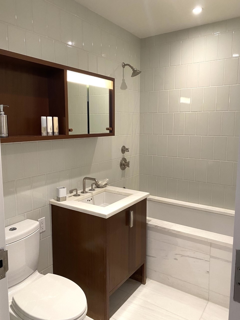 60 Riverside Boulevard - Photo 6