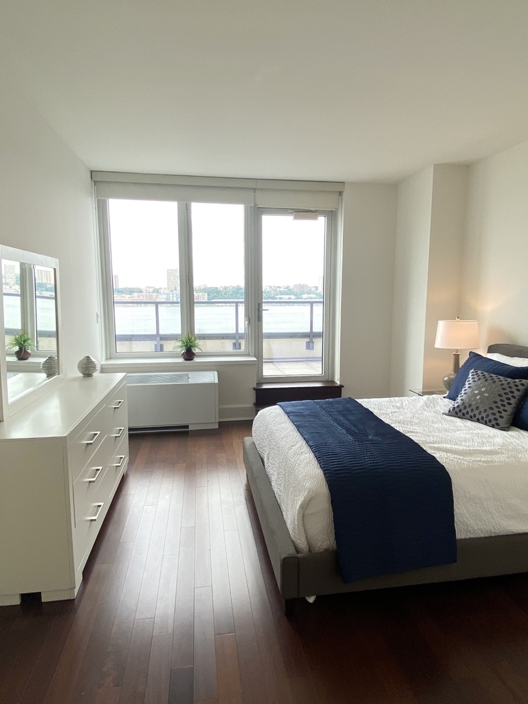 60 Riverside Boulevard - Photo 7