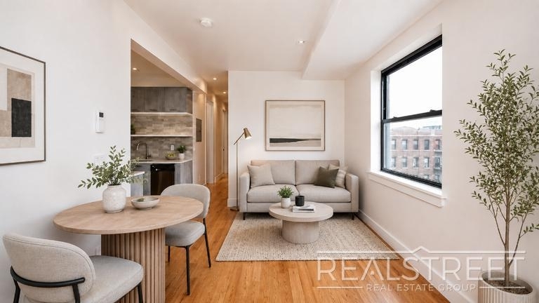 1526 Park Place - Photo 1