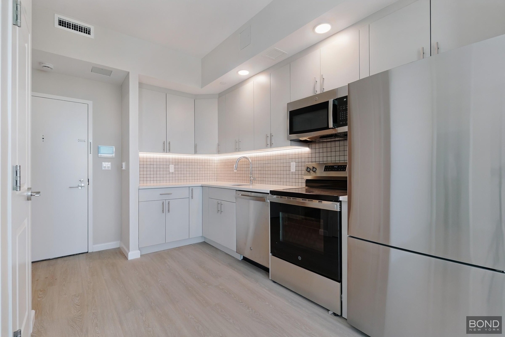 183-03 Hillside Avenue - Photo 11