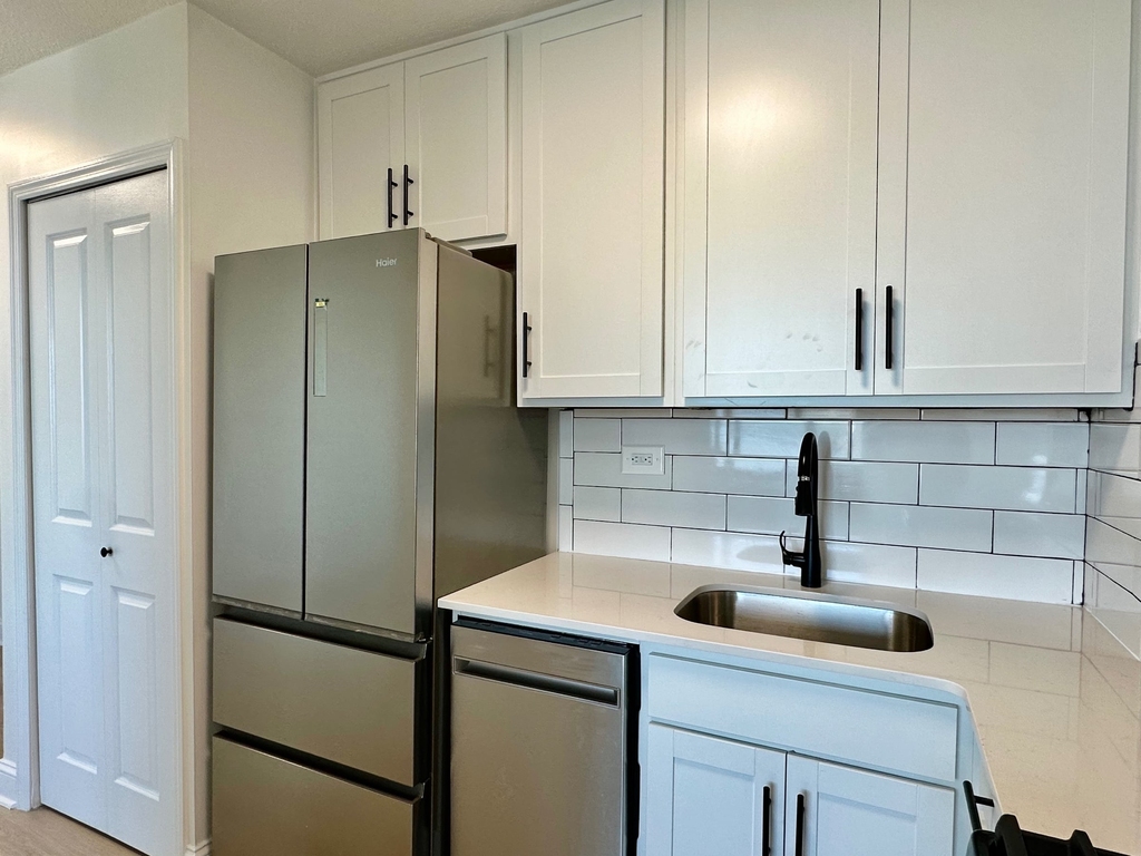 3333 Broadway - Photo 13