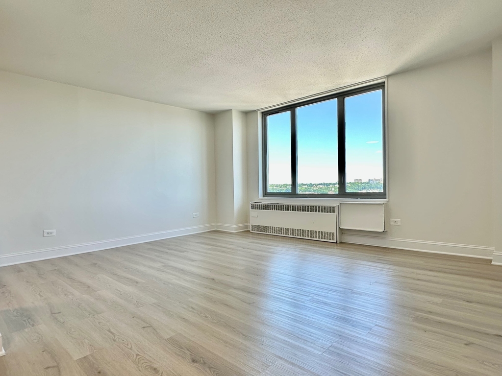 3333 Broadway - Photo 17