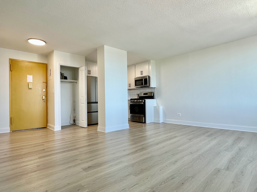 3333 Broadway - Photo 18