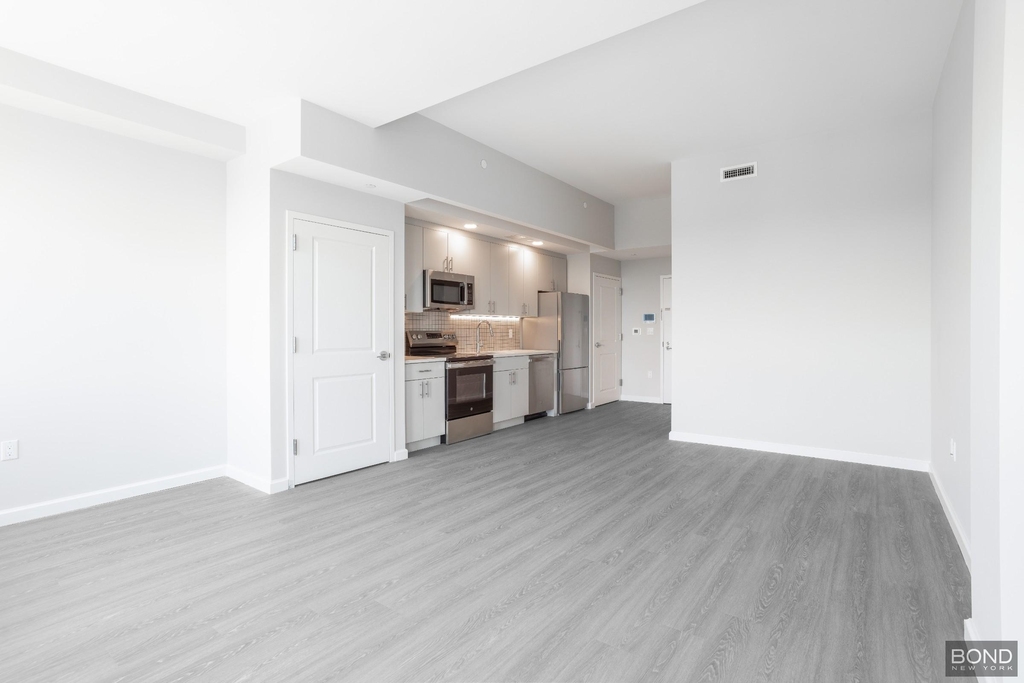 183-03 Hillside Avenue - Photo 3