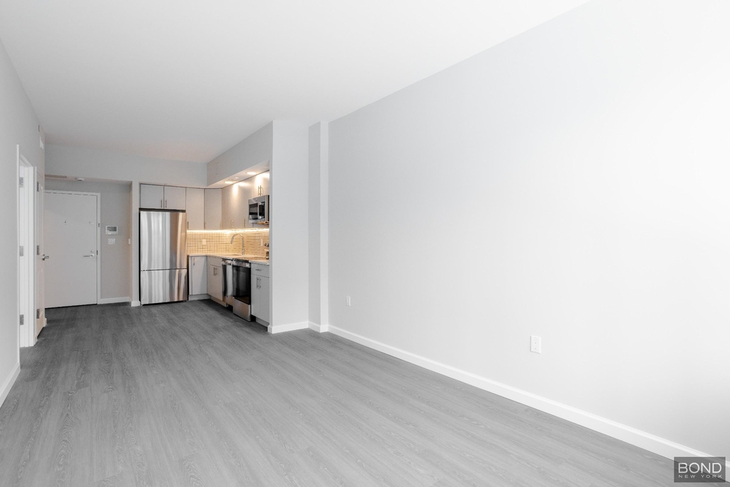 183-03 Hillside Avenue - Photo 7
