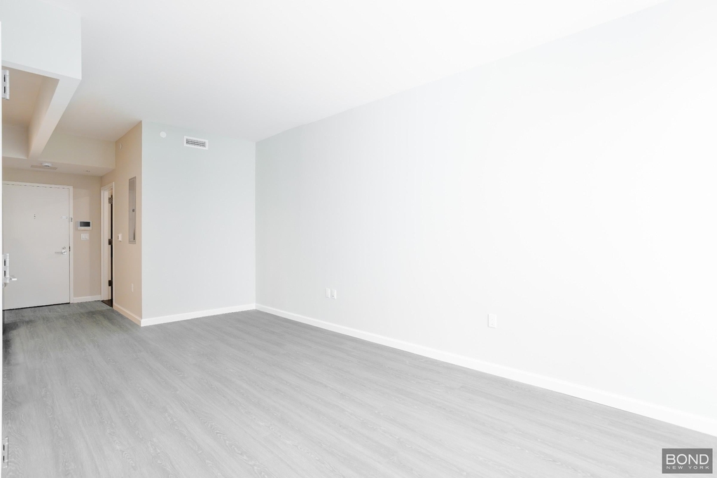 183-03 Hillside Avenue - Photo 5