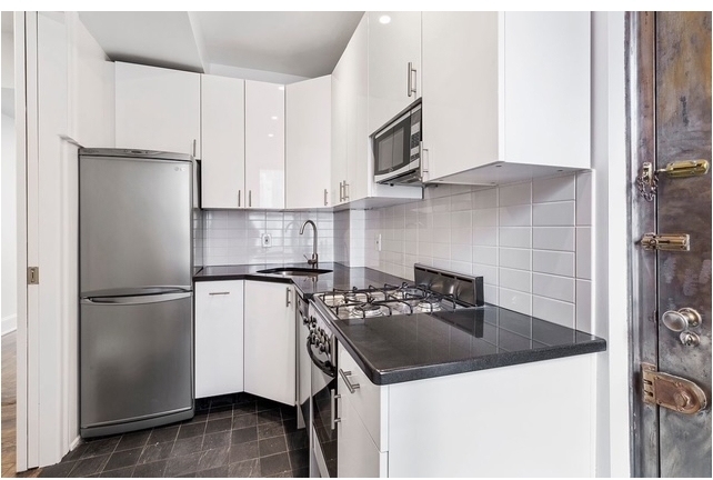 350 E 54th St - Photo 7