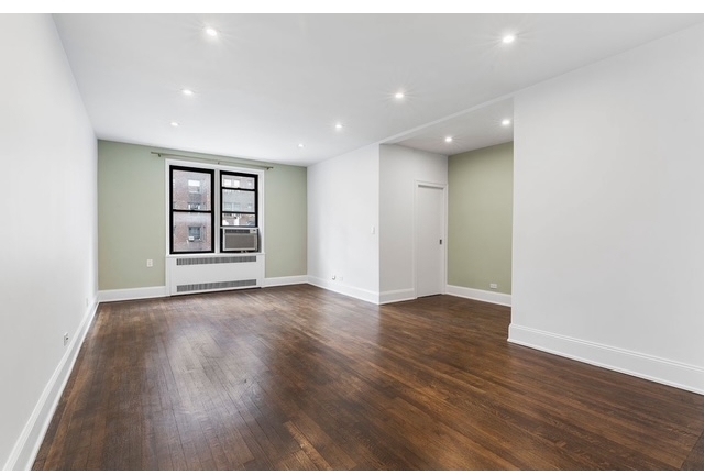 350 E 54th St - Photo 1