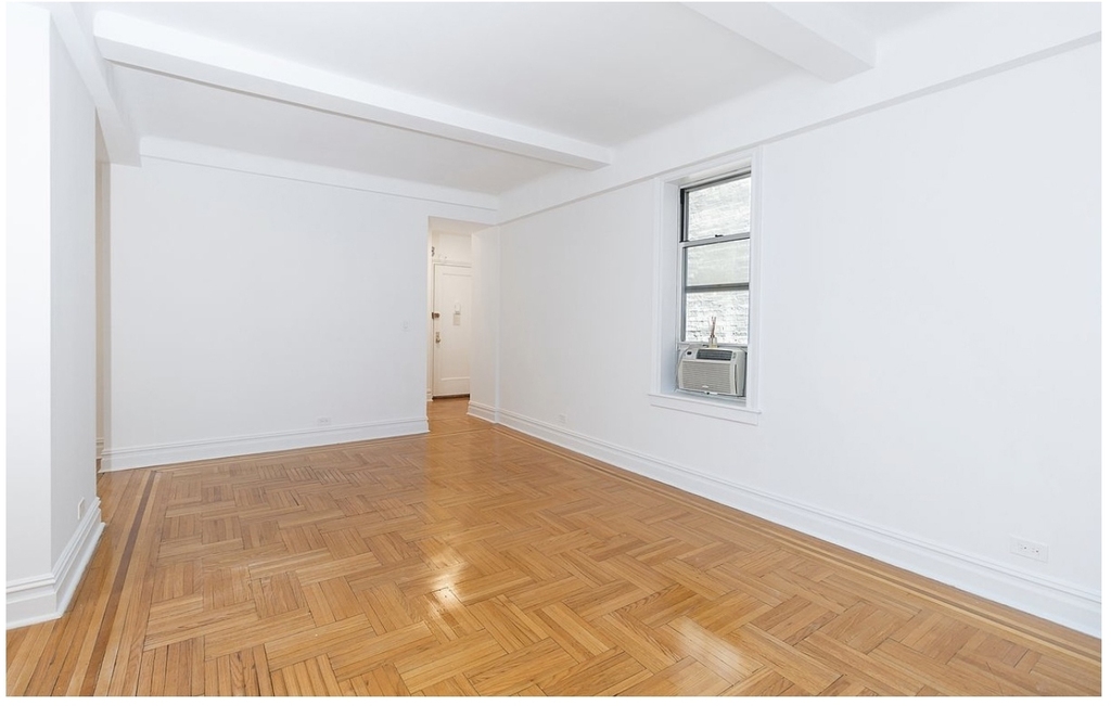 340 W 87th St - Photo 1