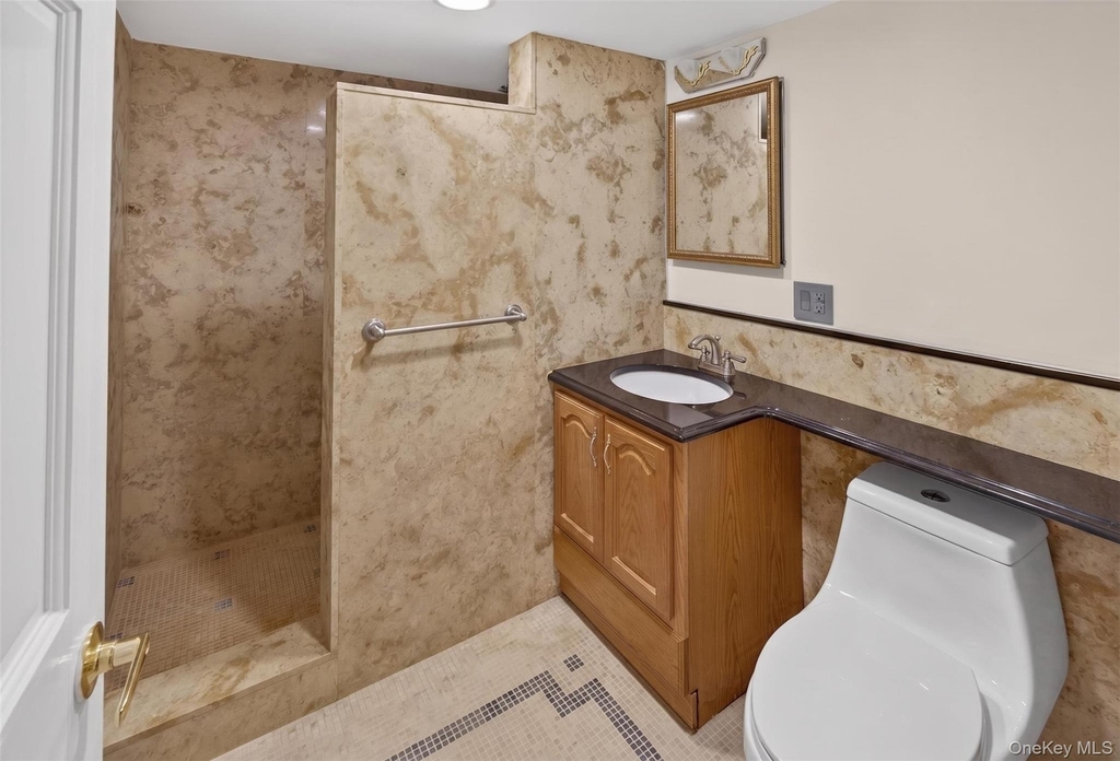 1425 Burton Street - Photo 23